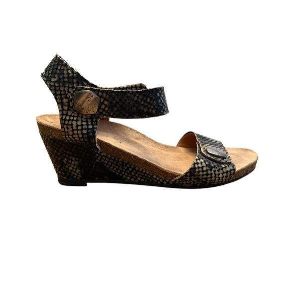 Taos Festival Wedge Sandals Women’s Size 38 (7-7.5) Snake Embossed Leather 4048 - Picture 1 of 9